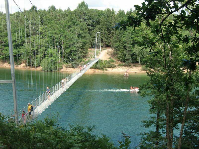 pont hymalayien dans le cantal